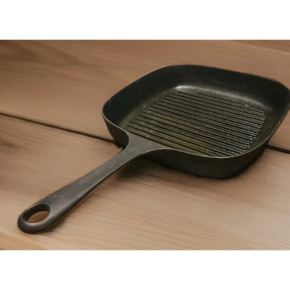IKEA #50143 Casst Iron 11x11 Inch Pan Square Griddler No Wobble.  Seasoned.  EUC